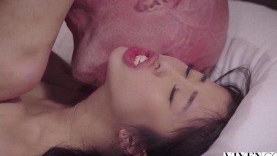 Порно #1567: Межрассовый секс, Азиатки, Брюнетки, Камшоты, Страстный секс